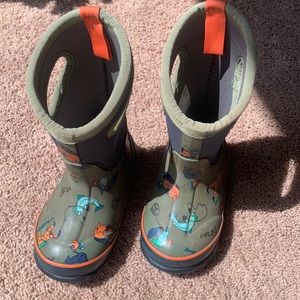 Size 8 Bogs for toddler